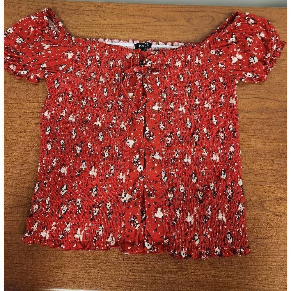 NWT RUE21 XL Top with lace up front